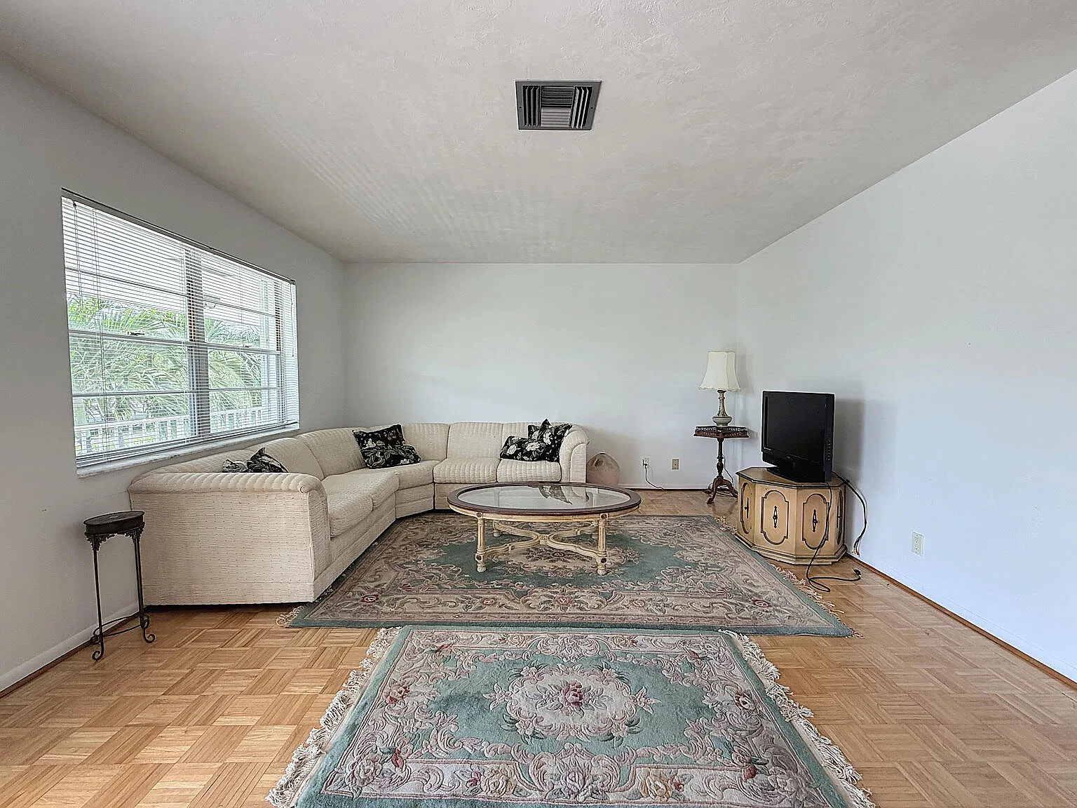 2 bed, 1.0 bath, 880 sqft, $2,100 — Photo 4