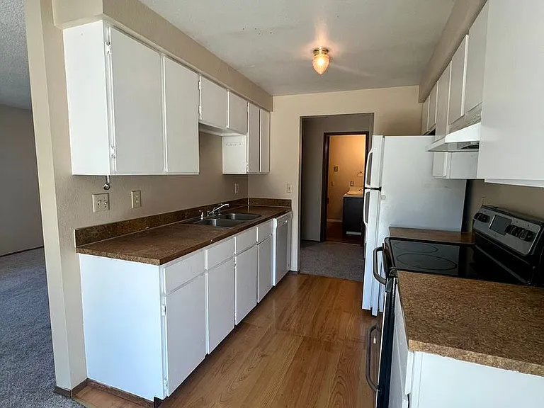 9236 White Fir Dr NE #B — Photo 6