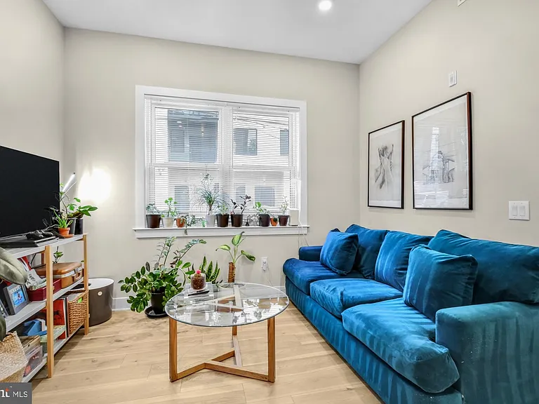 2621 Jefferson St #1R — Photo 2