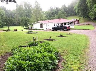 8988 Stant McCloud Rd, Monterey, TN 38574