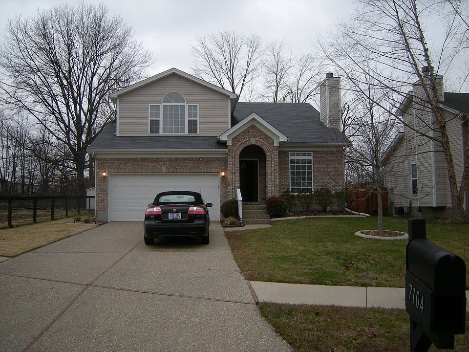 Front of home on a cul de sac