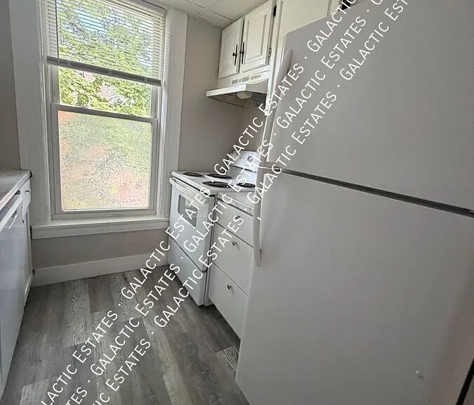325 Walnut St #2 — Photo 7