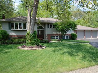 950 W Hillside St, Palatine, IL 60067