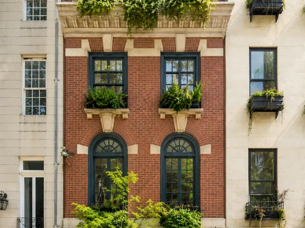 163 East 64th Street image 1 of 13