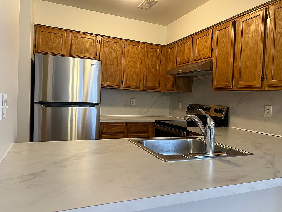 1st image of 83 W Laurel Ave Unit 1