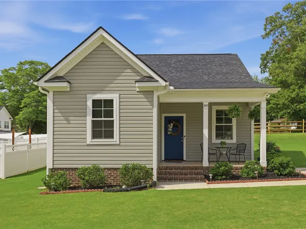 505 W D Ave, Easley, SC 29640