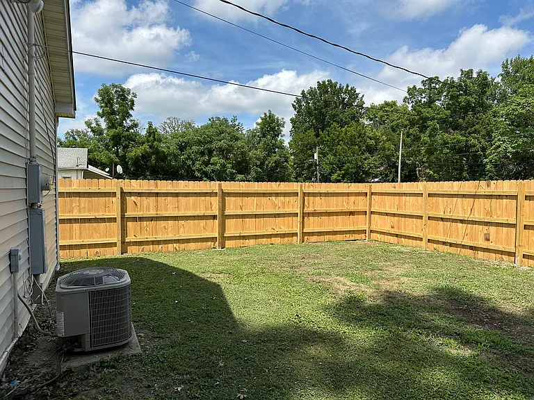 2531 N Gale St — Photo 12