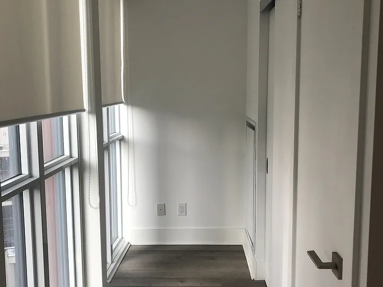 32 Davenport Rd #1001 — Photo 5