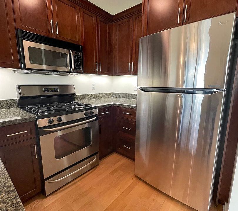 1st image of 88 Townsend St APT 325