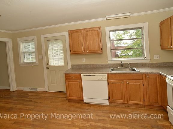 5th image of 172 W Church St