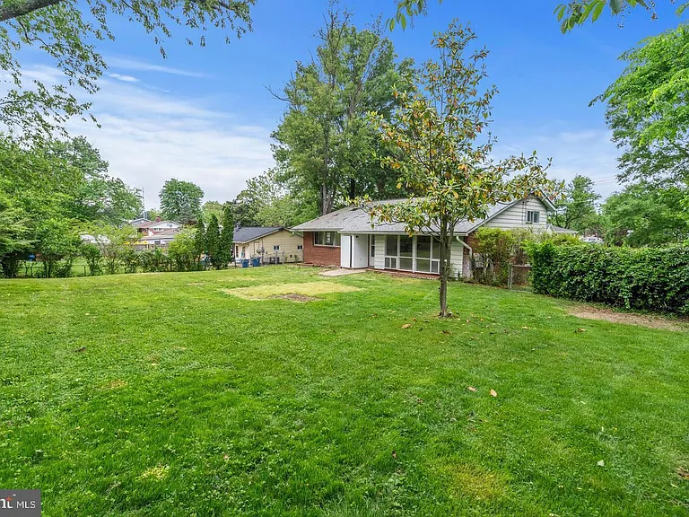 6318 Willowood Ln — Photo 4