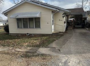 116 S 11th St, Herrin, IL 62948