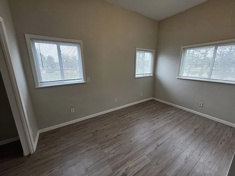 14285 Tyler St — Photo 7