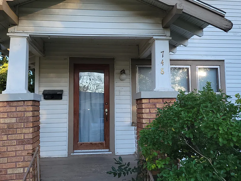 748 N Woodrow Ave — Photo 3