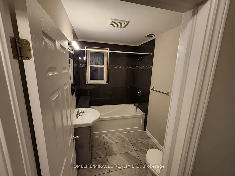 408 Upper Wellington St W — Photo 5