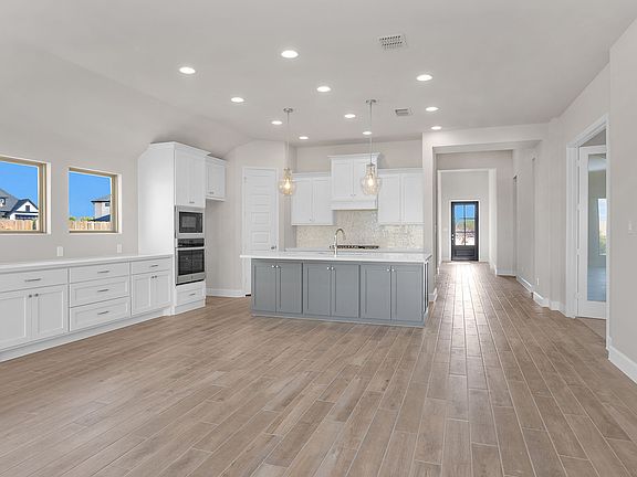 2nd image of 437 Sprigtail Dr