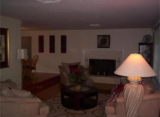 2nd image of 695 Lynnfield St