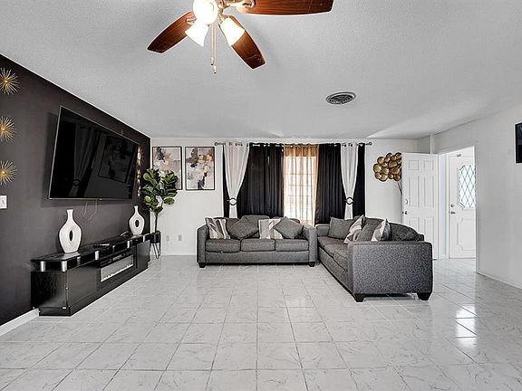 3rd image of 223 E Arbor Avenue