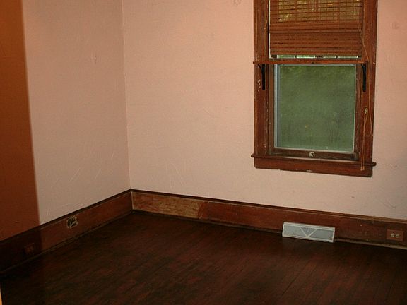 5th image of 1815 Grove Ave