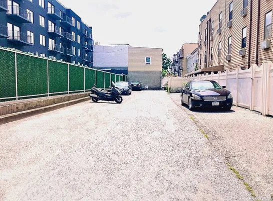 Sold by B Square Realty | media 14