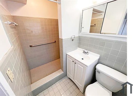2nd image of 1204 Chateau Park Dr #1