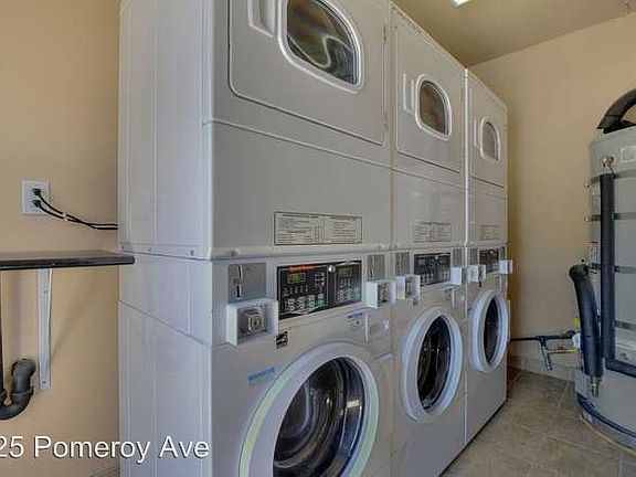 4th image of 925 Pomeroy Ave APT 10