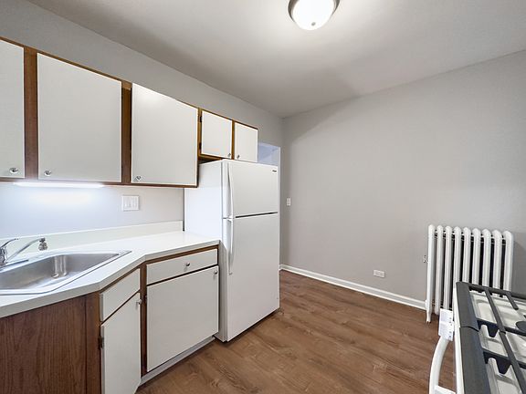 4th image of 5746 N Winthrop Ave #D401