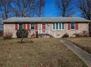 918 Jamestown Rd, Colonial Heights, VA 23834
