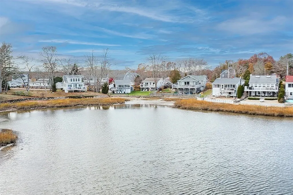 Ross Ave, Wareham — Photo 2