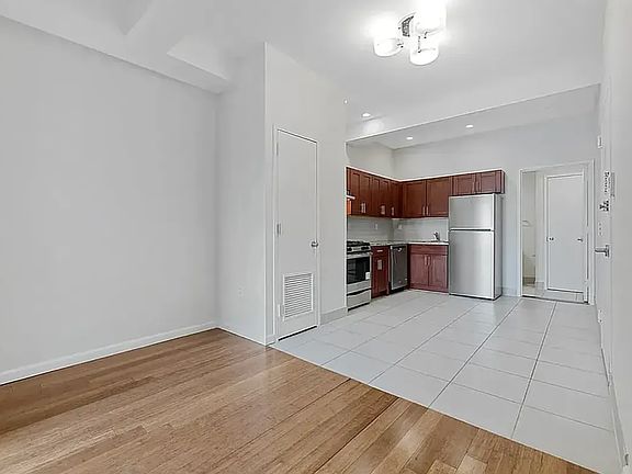 2nd image of 2147 2nd Ave #9D