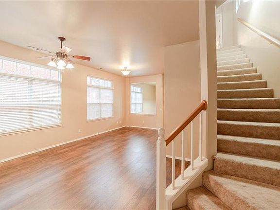 5th image of 637 Founders Park Dr E
