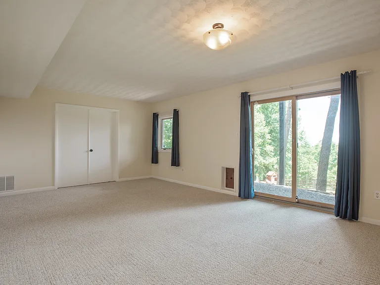 1619 Summit Dr — Photo 28