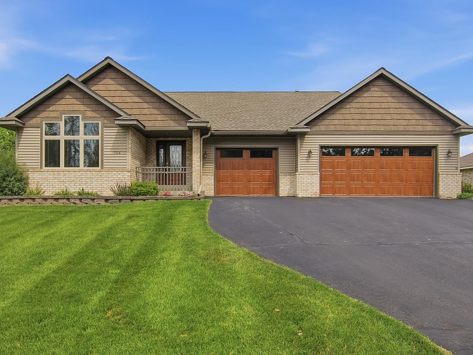 1st image of 704 Spruce Dr