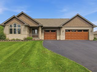 704 Spruce Dr, Hudson, WI 54016