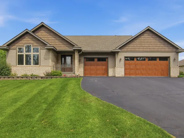 704 Spruce Dr, Hudson, WI 54016