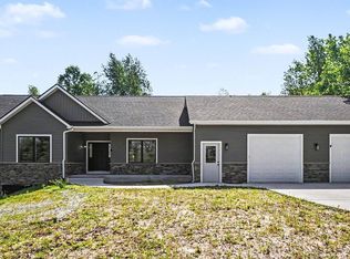 60620 Lilac Rd, South Bend, IN 46614