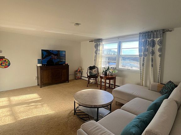 3rd image of 16 Milton Ave Floor 2