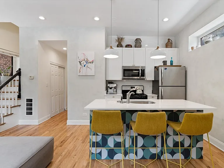 1861 N Hoyne Ave #1F — Photo 8