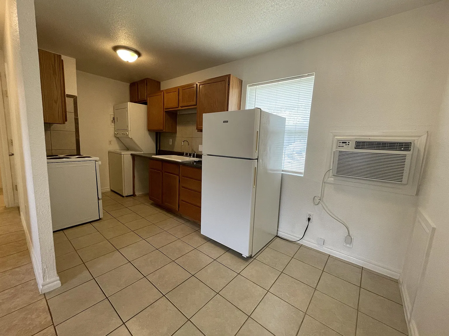 1103 Northwest Carroll Drive - 6 — Photo 3