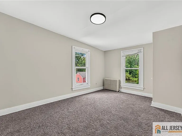 38-40 Brunswick Ave #2 — Photo 9