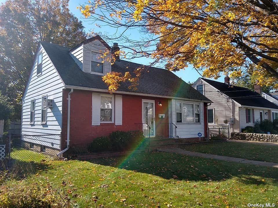 1st image of 572 Irving St