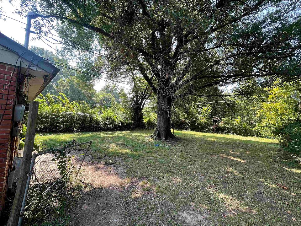 2nd image of 2845 Heber Ave