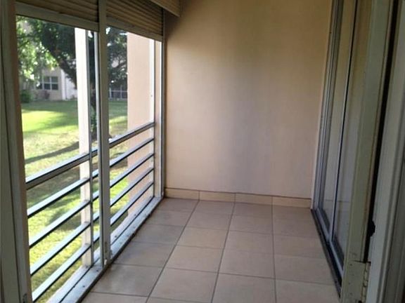 5th image of 9421 Evergreen Pl APT 205