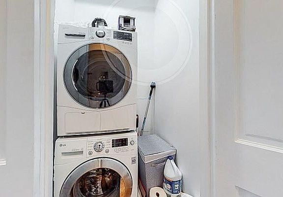 4th image of 415 E 78th St APT 1D