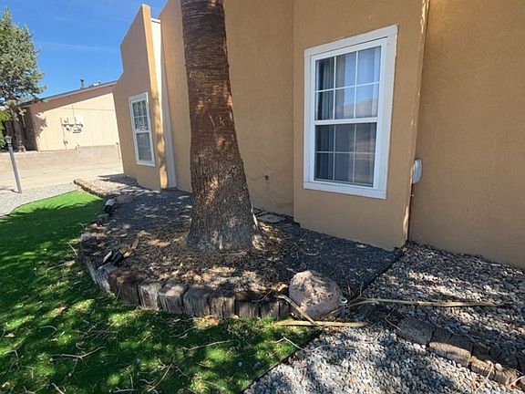3rd image of 556 Stallion Rd SE