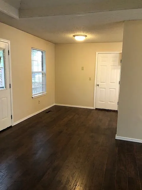 5705 S Dayton Ave — Photo 3