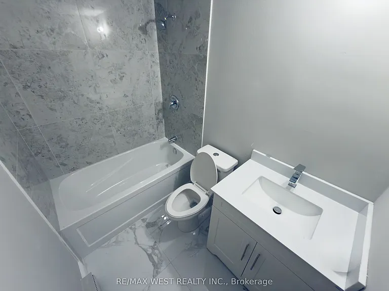 19 Brenda Ct #3 — Photo 16