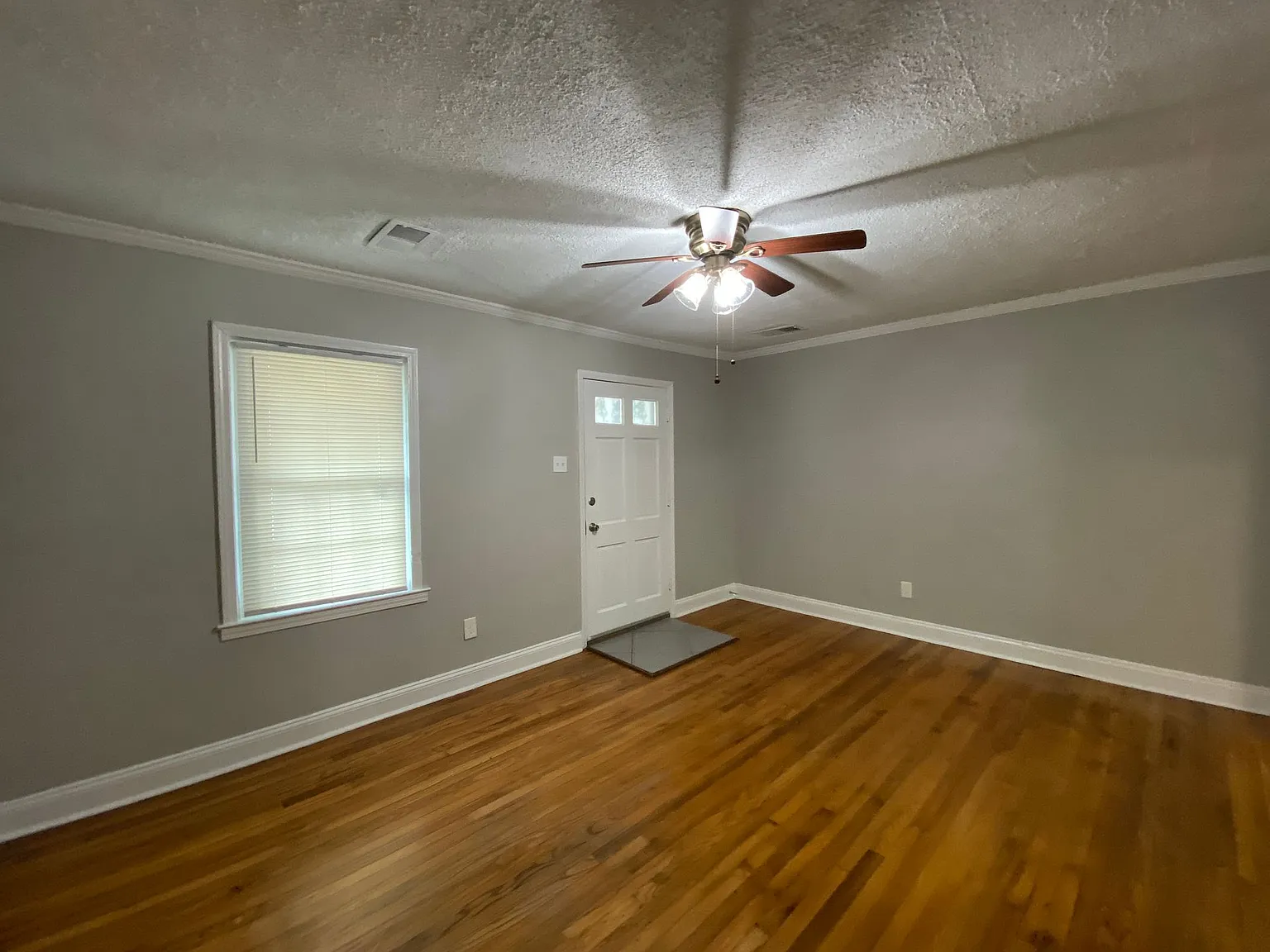 1058 S Prescott St — Photo 2