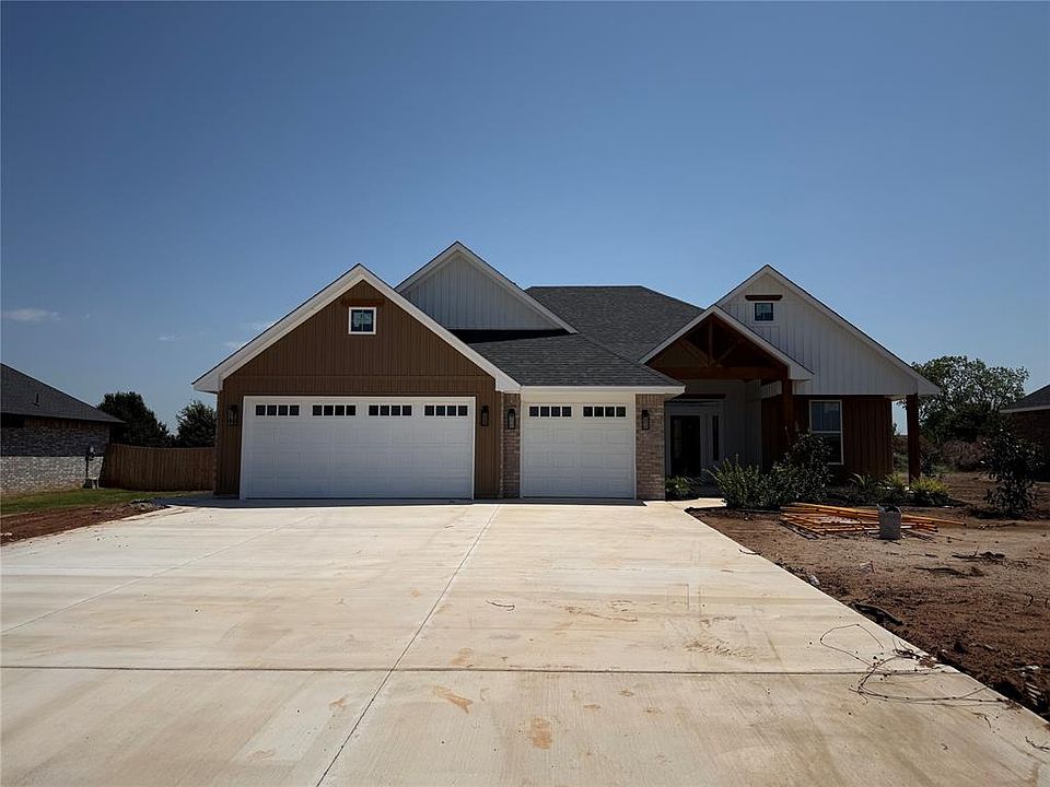 1st image of 1878 Castle Dr