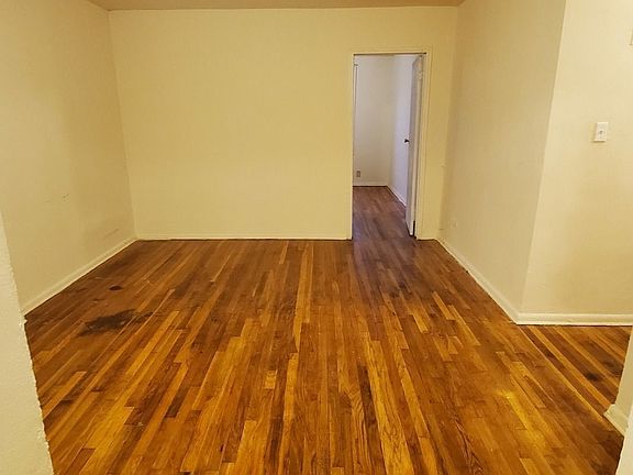 4th image of 150 E 18th St #6K